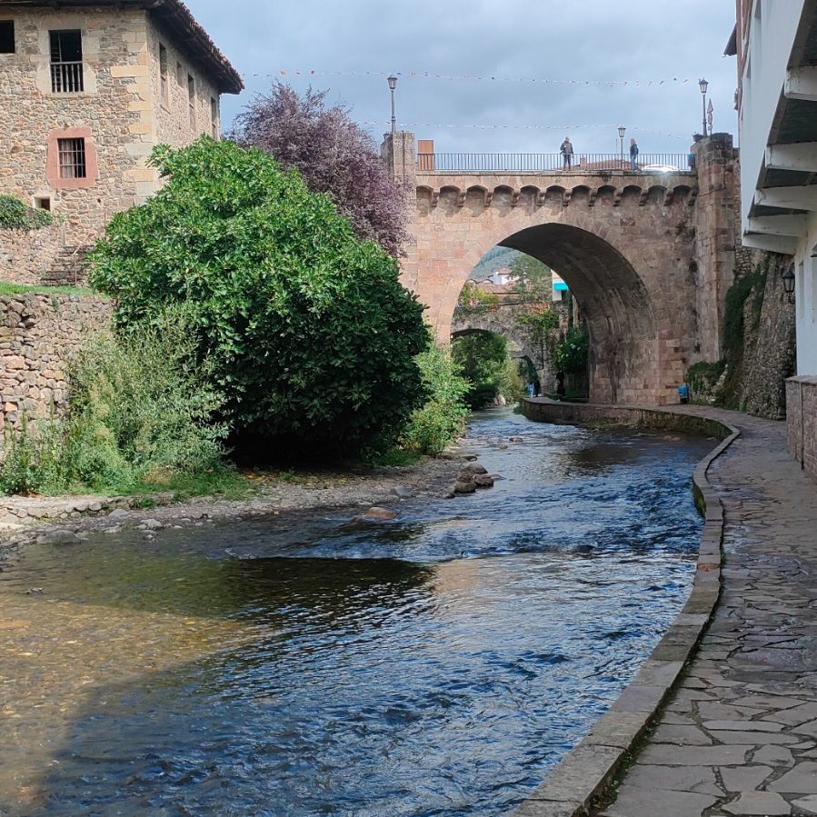 Paseo fluvial de Potes Paseo fluvial de Potes